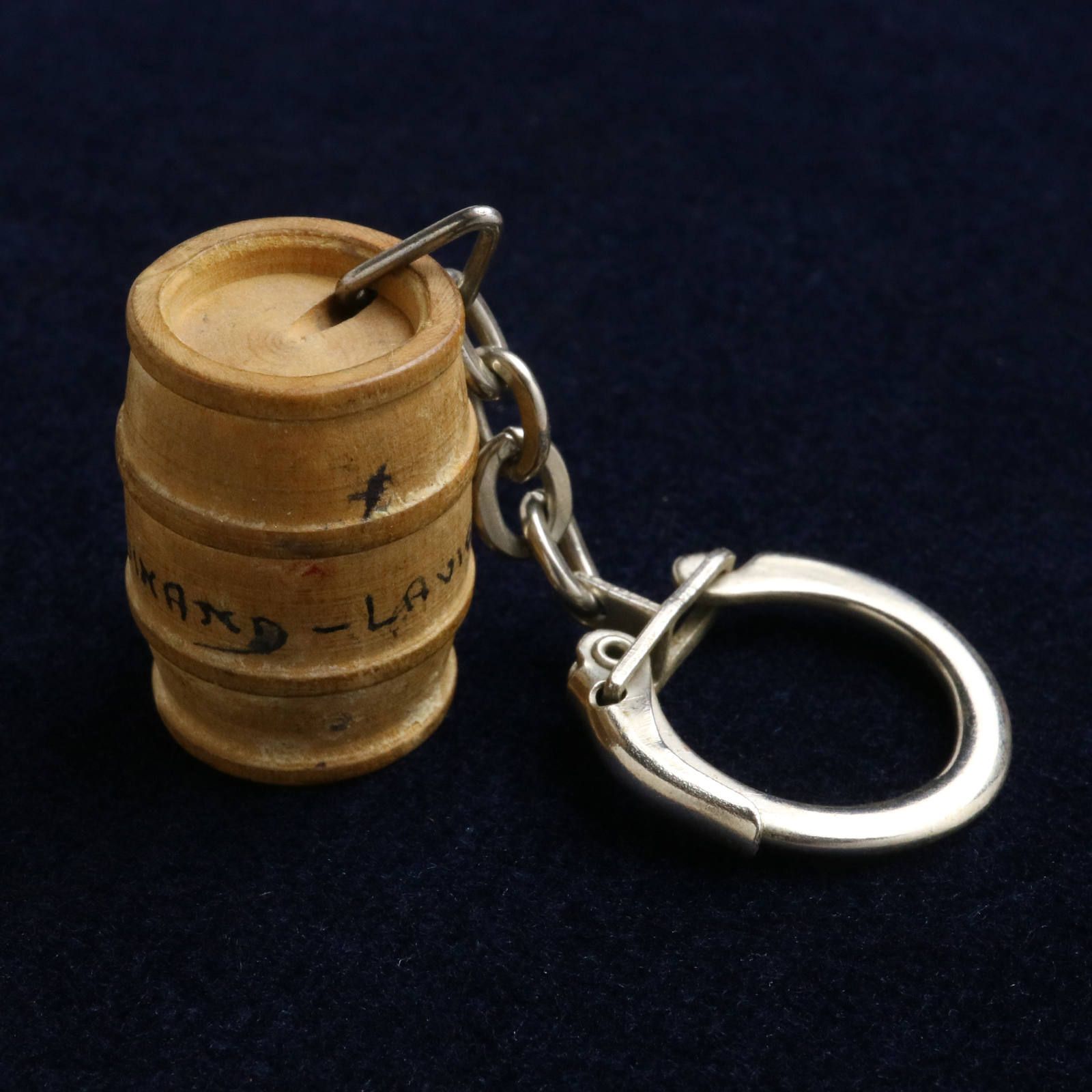 FERDINAND LAVIGNY JURA タル フレンチキーホルダー