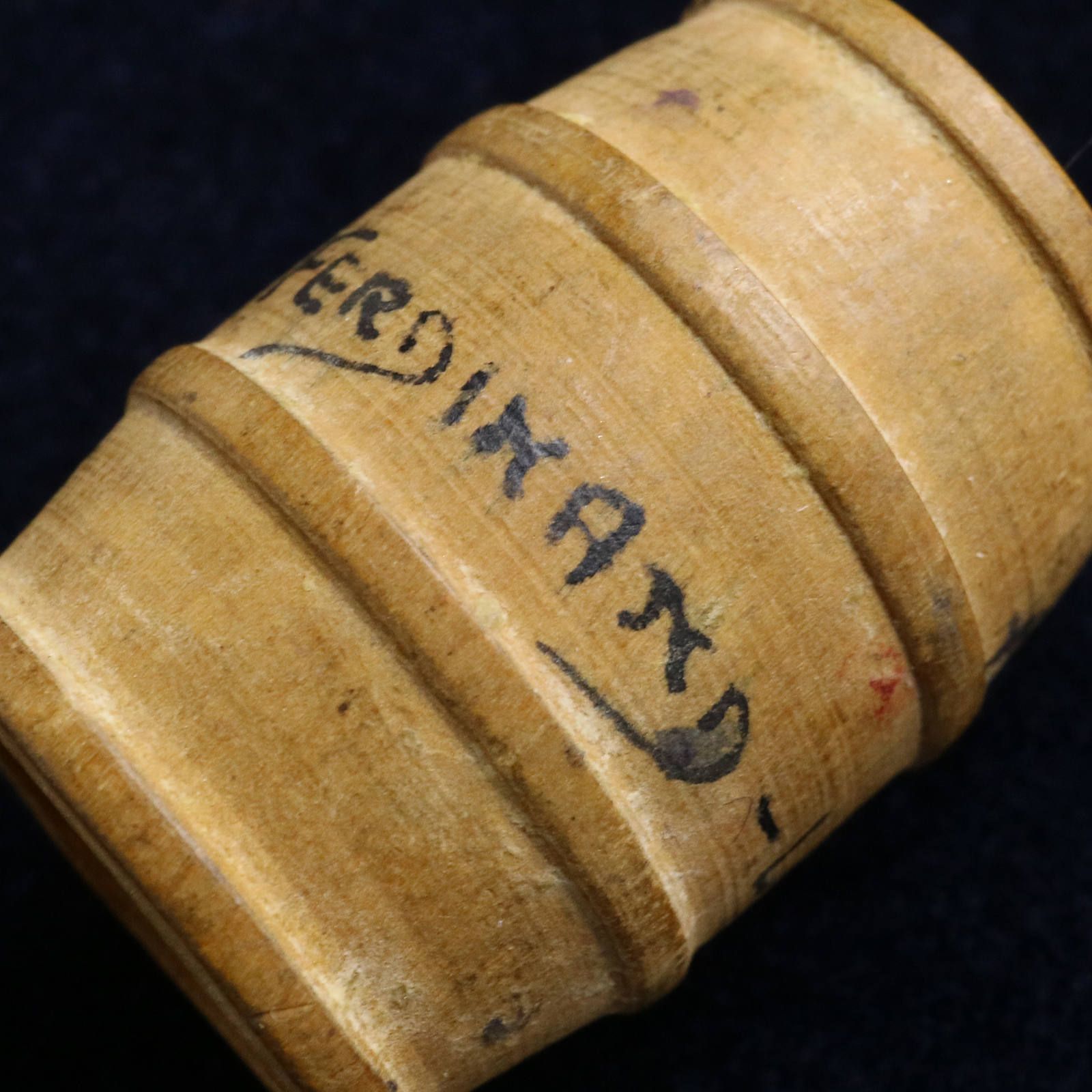 FERDINAND LAVIGNY JURA タル フレンチキーホルダー