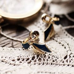 「メタルリボン」ピアス