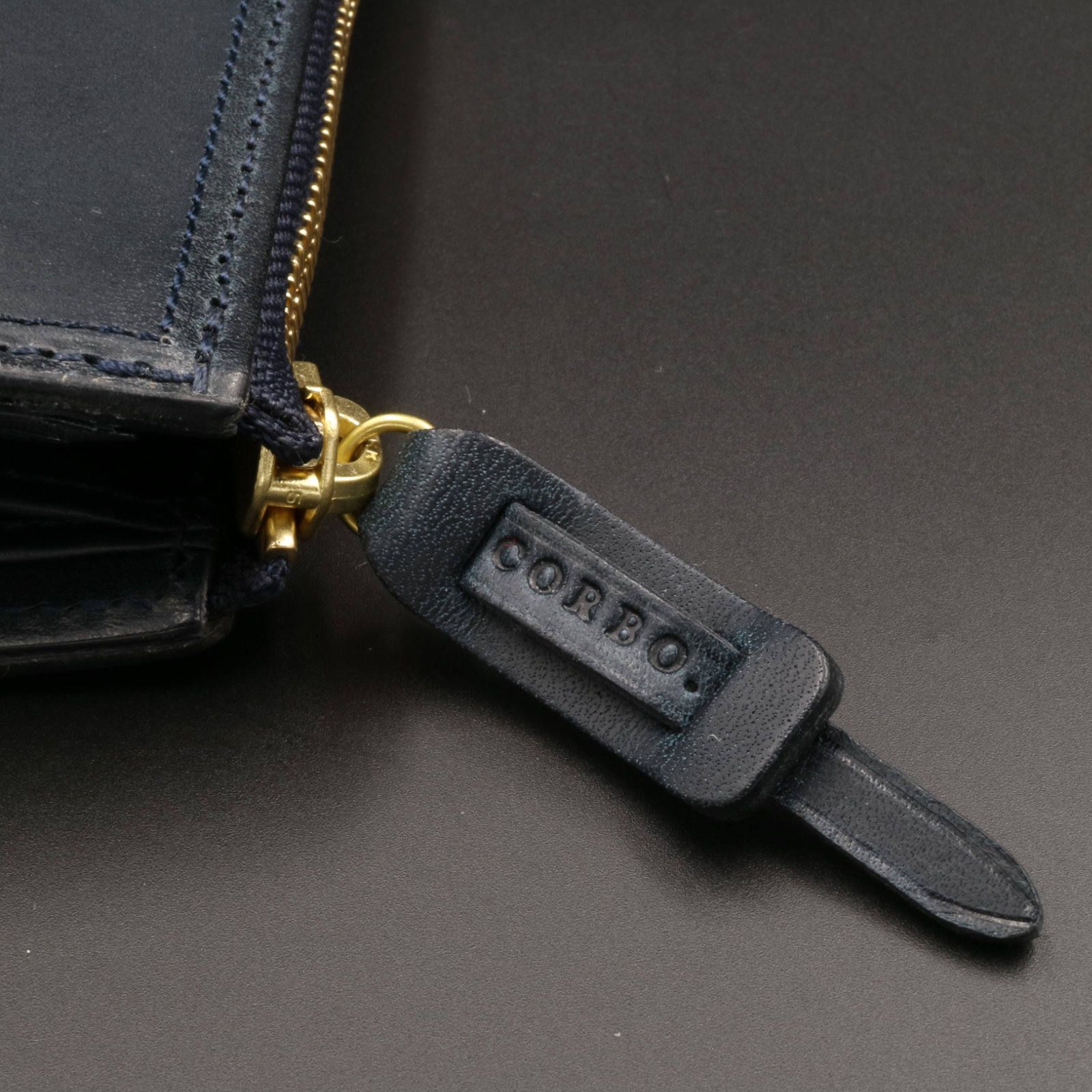チップチップCORBO　L字型ジッパーウォレット　ネイビー CORBO.L字ファスナー 折財布のご紹介 | CORBO. コルボ