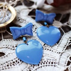 「プラハート&リボン」ピアス