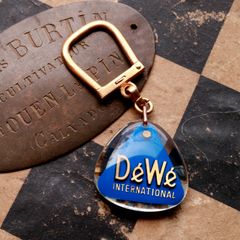 DeWe International デヴェ ランジェリーメーカー ブルボンキーホルダー