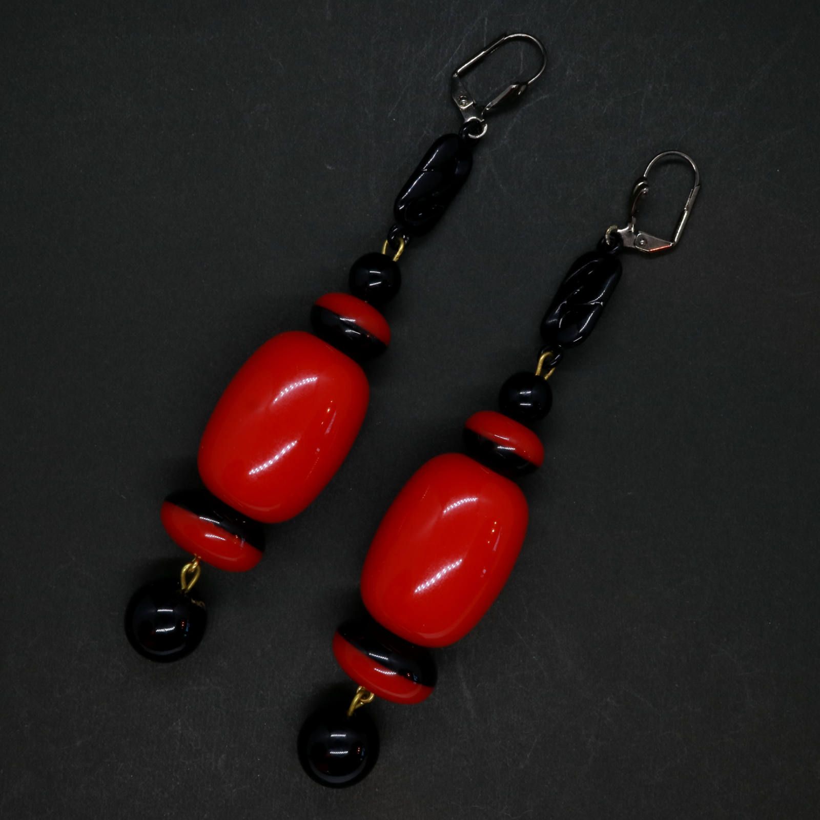 「ブラブラファットオーバル」ピアス