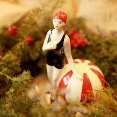 「べニューズ」 バルーン 磁器製の水着女性 フランス 1920s