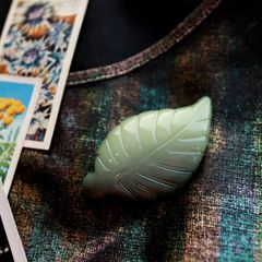 「グラデーション葉っぱ」ブローチ フランス