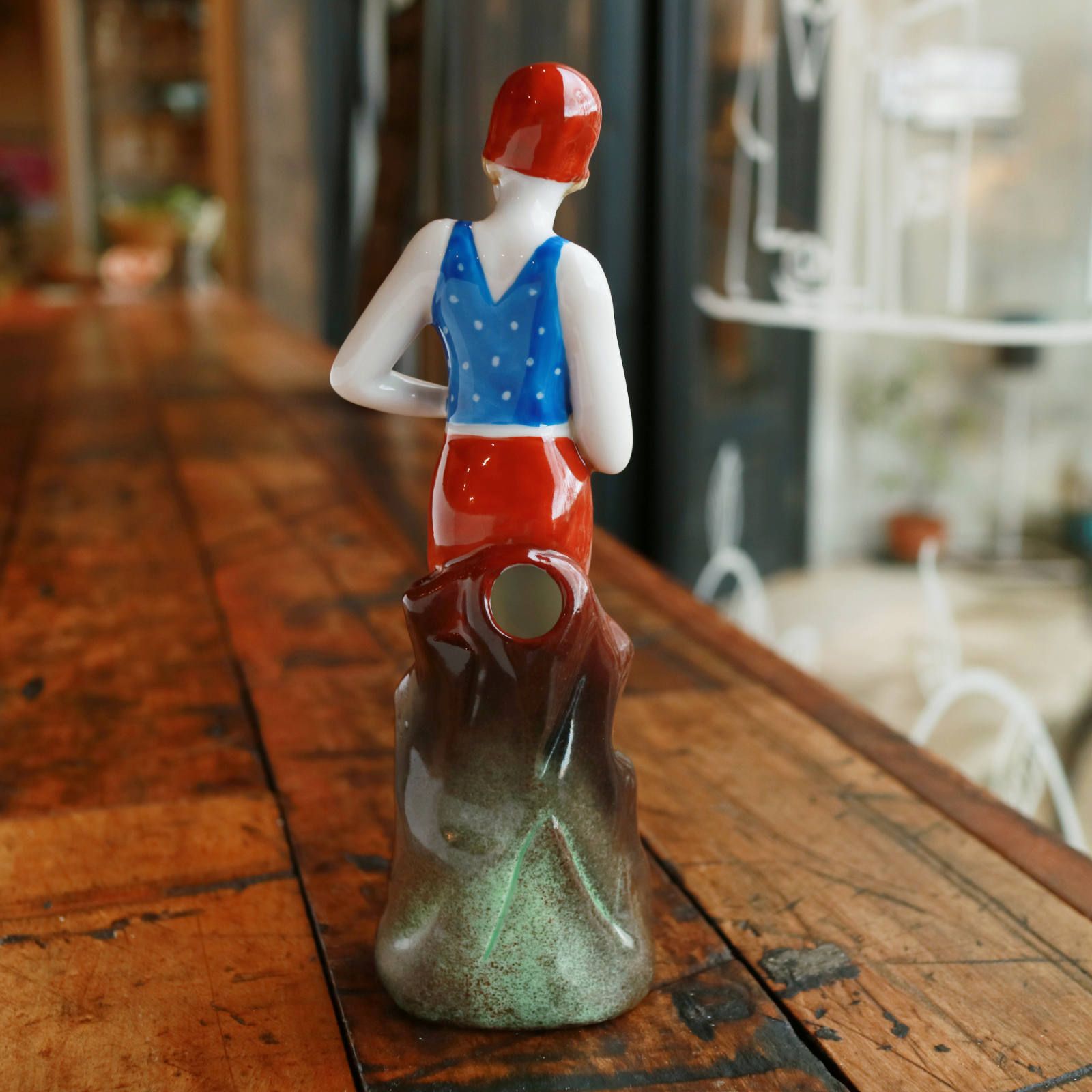 「べニューズ」 スタンド花器 磁器製の水着女性 フランス 1920s