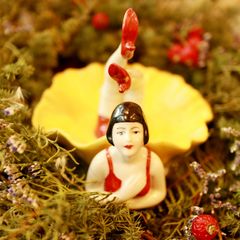 「べニューズ」 エビぞり小物入れ 磁器製の水着女性 フランス 1920s