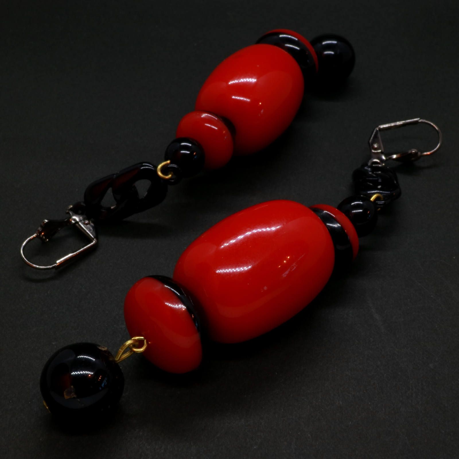 「ブラブラファットオーバル」ピアス