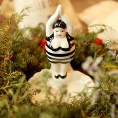 「べニューズ」 ぽっちゃり 磁器製の水着女性 小物入れ フランス 1920s