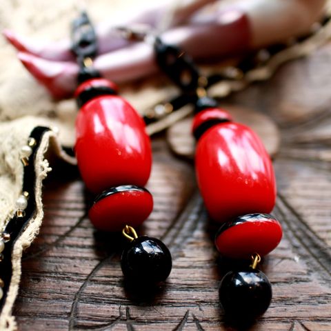 「ブラブラファットオーバル」ピアス
