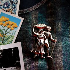 「収穫の夫婦」ブローチ フランス