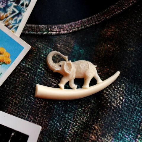 「ゾウ」ブローチ フランス
