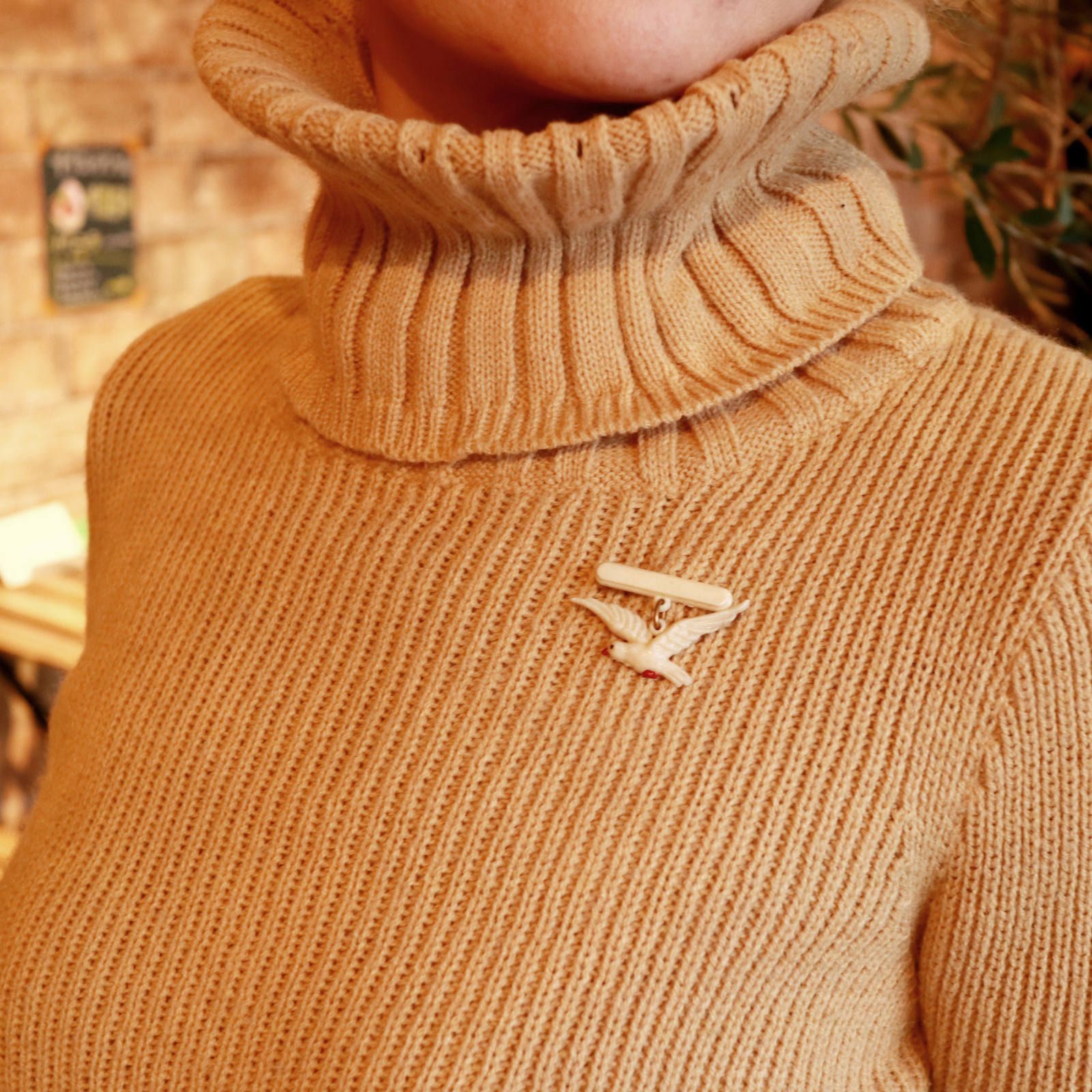 「羽ばたく鳥」ブローチ フランス