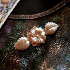 「花と葉パール」ブローチ フランス