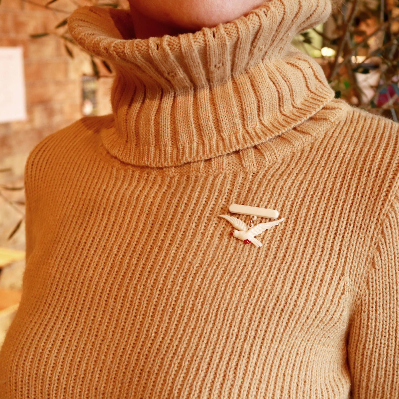 「羽ばたく鳥」ブローチ フランス