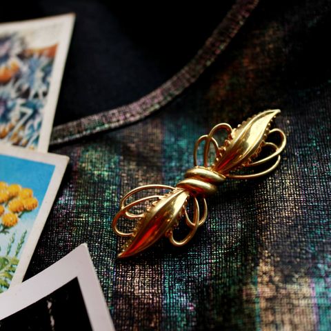 「リーフタッセル」ブローチ フランス