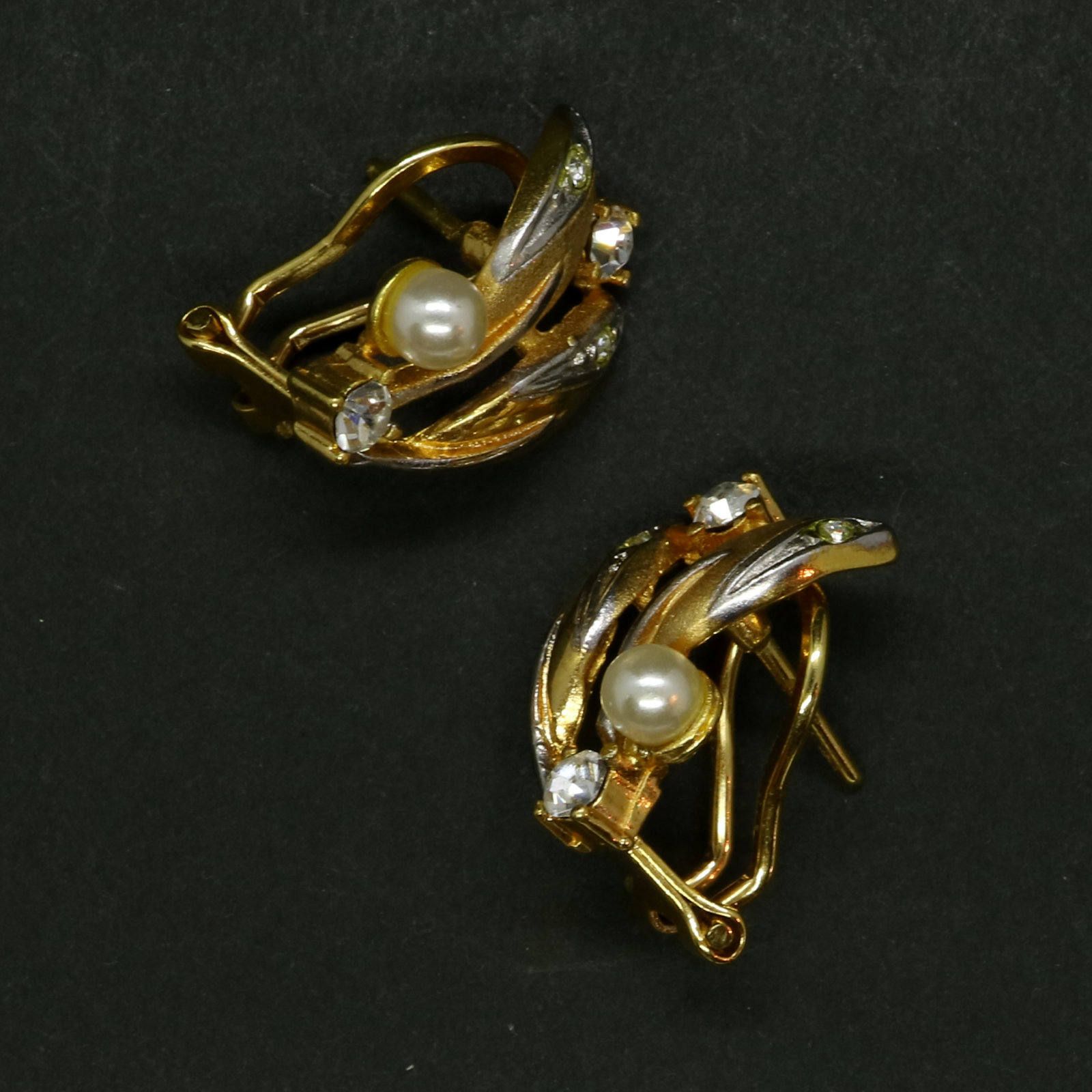 「パール&ラインストーンリーフ」ピアス フランス