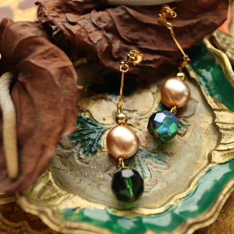 「ブラブラストーン&ブリリアント」ピアス フランス