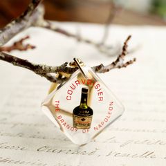 COURVOISIER "THE BRANDY OF NAPOLEON" クルボアジェ コニャック ブルボンキーホルダー