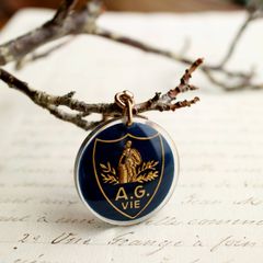 A.G.VIE ASSURANCES GENERALES VIE 保険会社 ブルボンキーホルダー