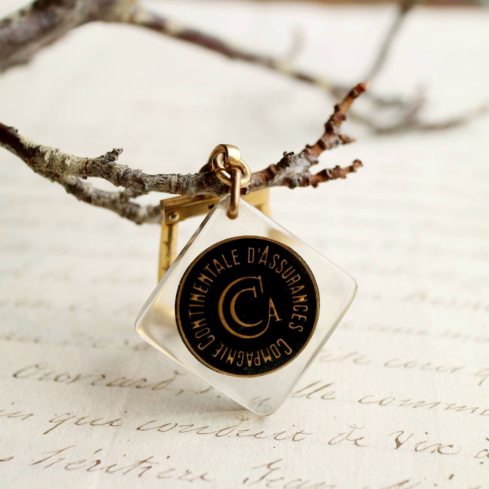 CCA Compagnie continentale d’assurances 保険会社 ブルボンキーホルダー