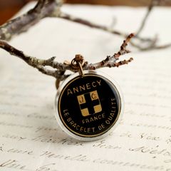 LE BRACELET DE QUALITE ANNECY ブルボンキーホルダー
