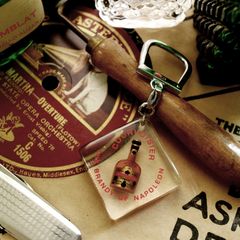 COURVOISIER NAPOLEON クルボアジェ コニャック ブルボンキーホルダー