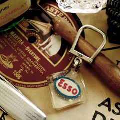 ESSO エッソ オイル ブルボンキーホルダー