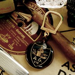 A.G.VIE ASSURANCES GENERALES VIE 保険会社 ブルボンキーホルダー