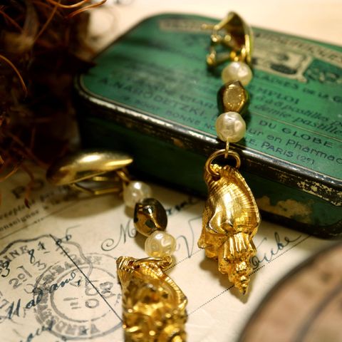 「ブラブラパール&メタルスネイル」ピアス フランス