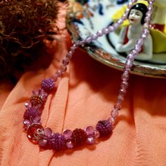 「60sプラスティックラズベリー」ネックレス フランス