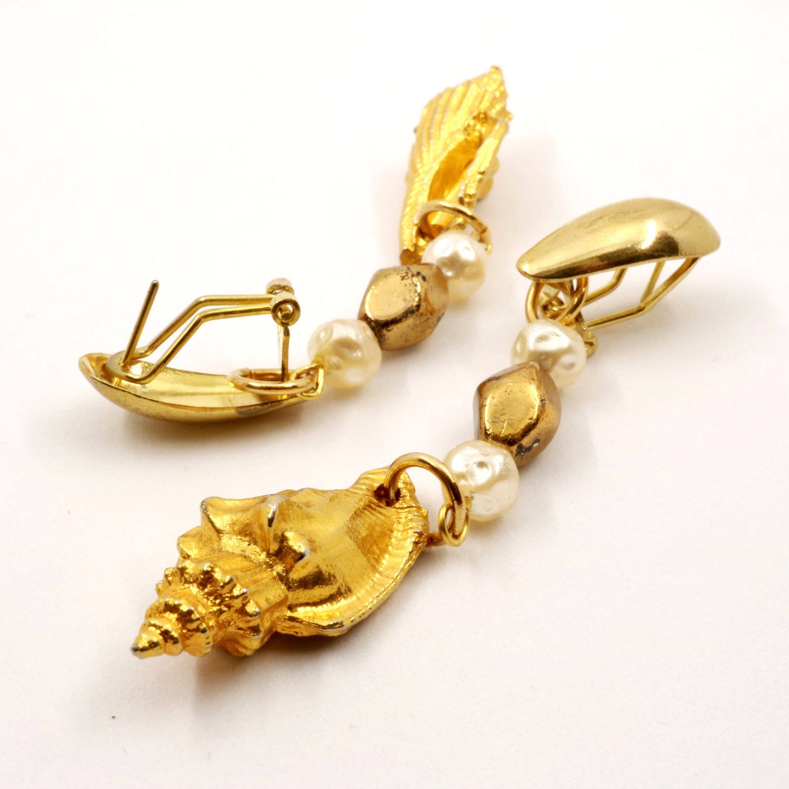 「ブラブラパール&メタルスネイル」ピアス フランス
