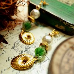 「ブラブララウンド&オーバルラインドゴールドプレート」ピアス フランス
