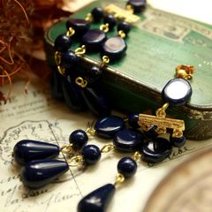 「ブラブラガラスタペストリー」ピアス フランス