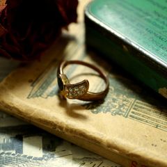 「ラインストーンリーフ」リング フランス