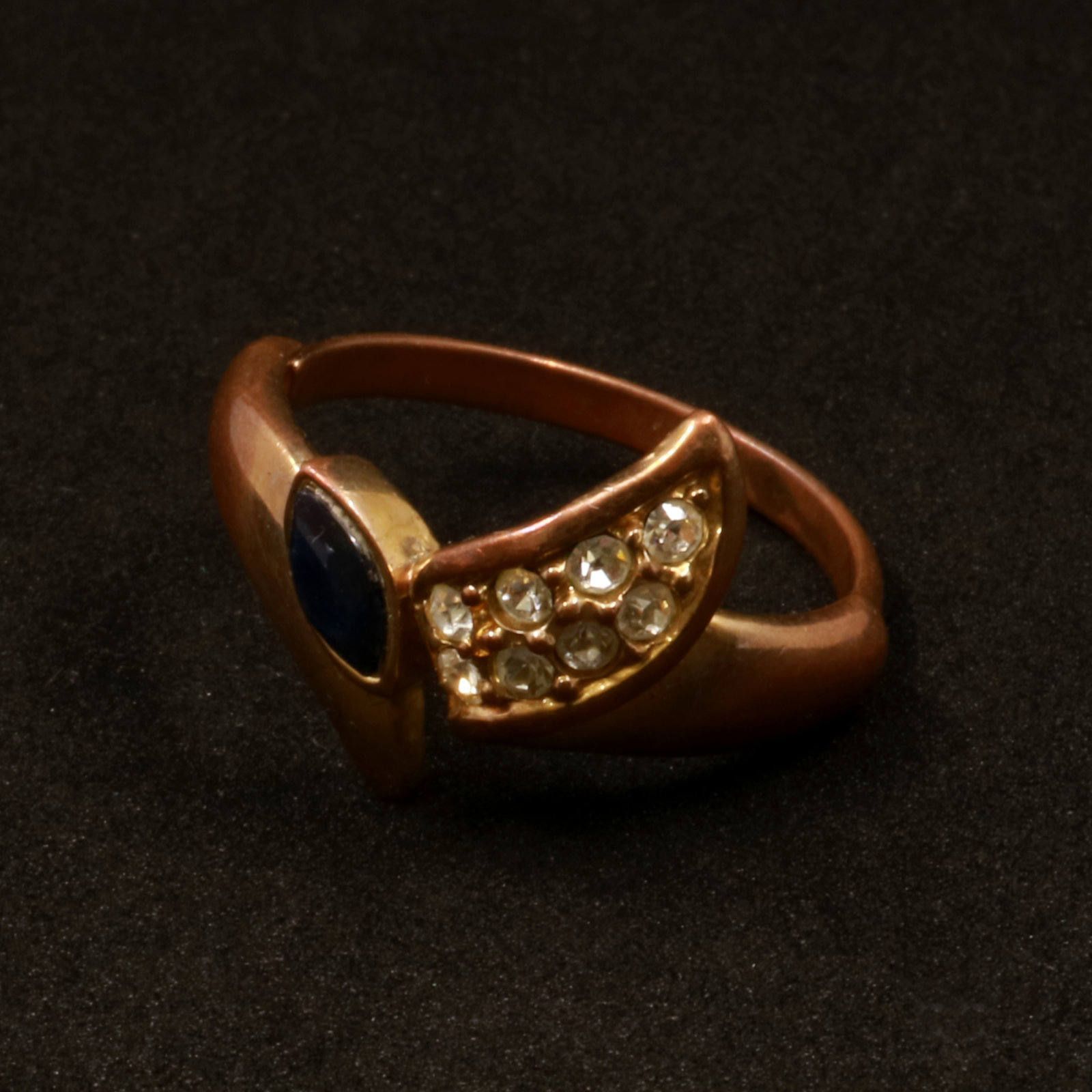 「ラインストーンリーフ」リング フランス