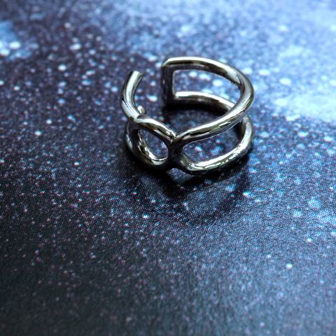 「horoscope earcuff Taurus」イヤーカフ おうし座 シルバー(片耳)