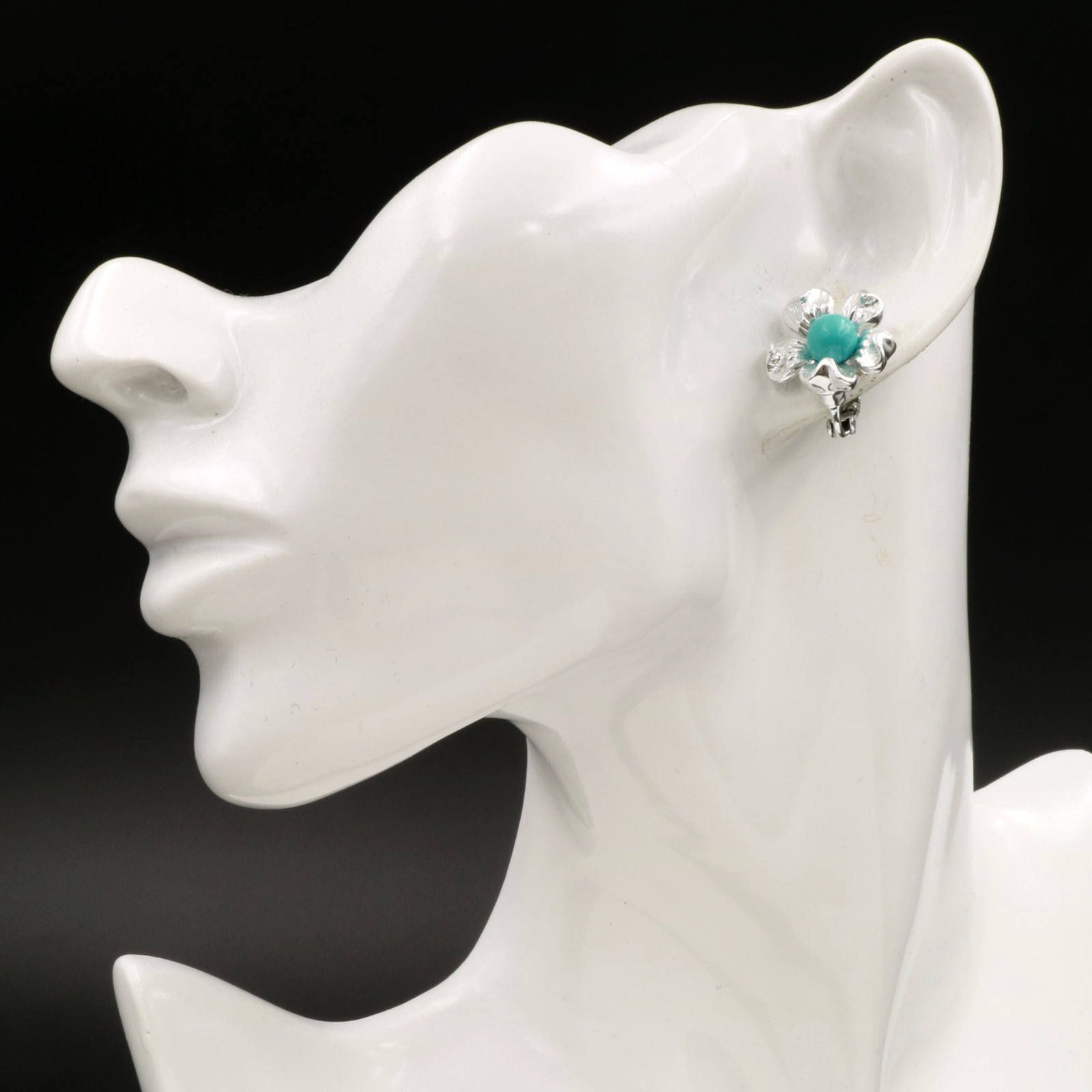 「70s アクアブルーめしべ」イヤリング フランス Sarah Cov.