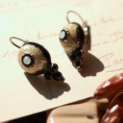 「メタルオリエンタルラインストーン」ピアス フランス