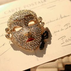 「80s ラインストーンマスク」ブローチ フランス LION DE PARIS