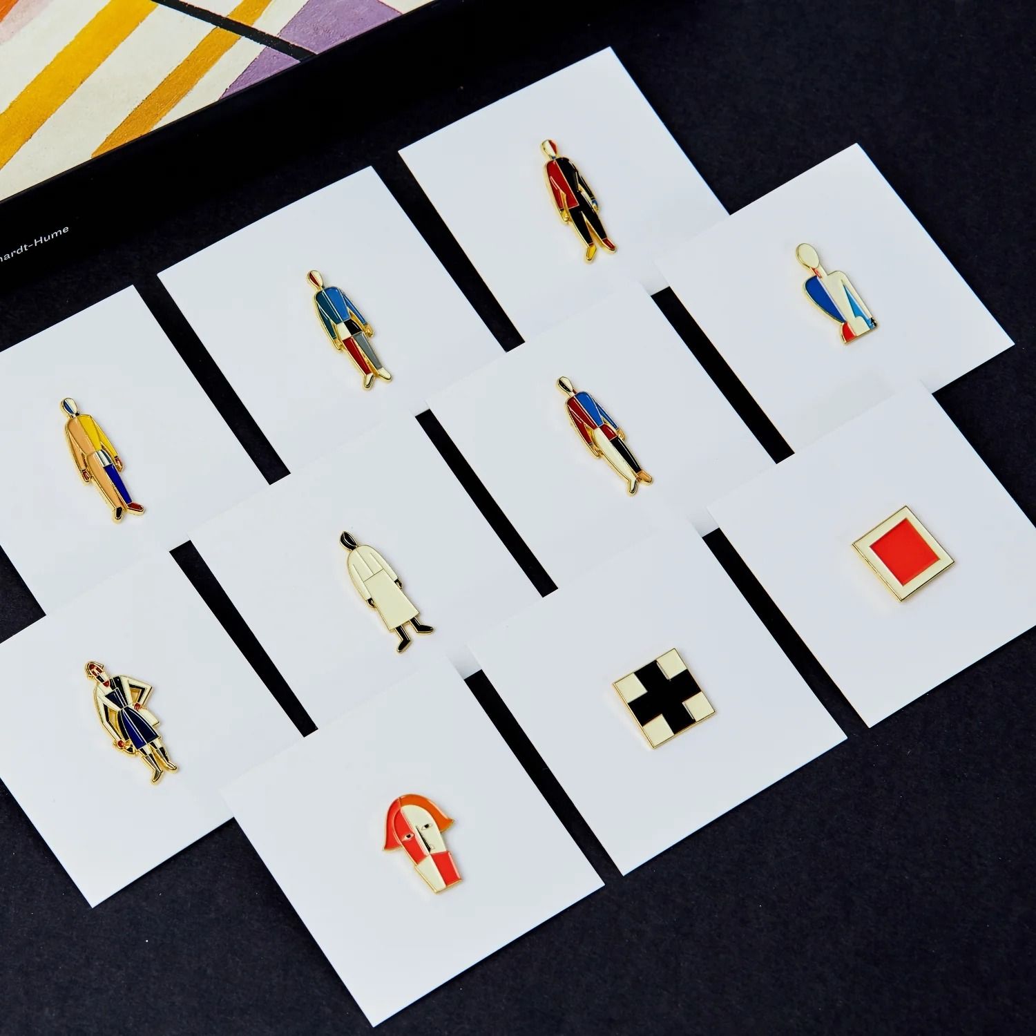 「Torso」ピンズ アヴァンギャルドコレクション