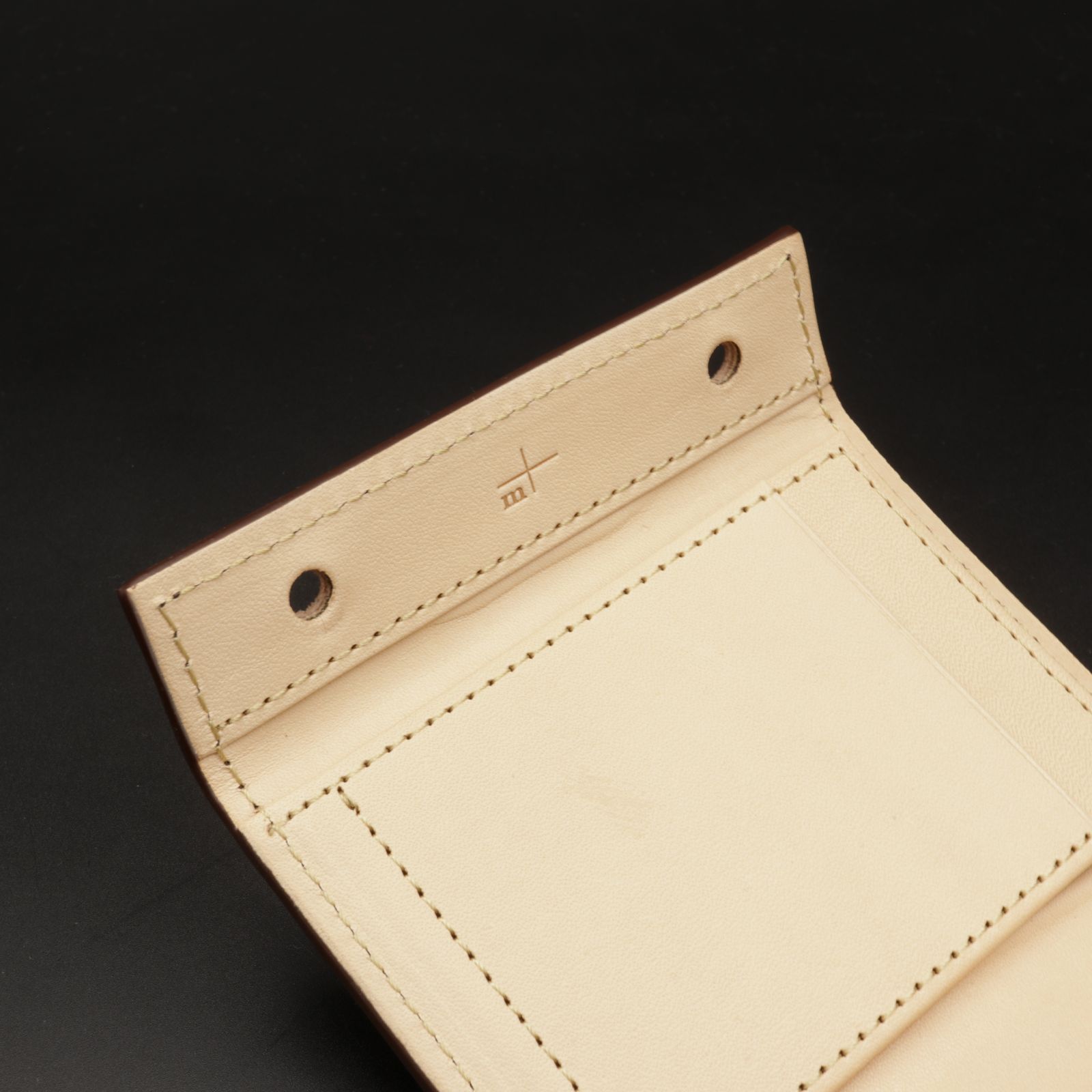m+ - 「millefoglie II cordovan27」ミニ財布 ネイビー | corne