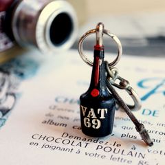 VAT69 スコッチウイスキー フレンチキーホルダー