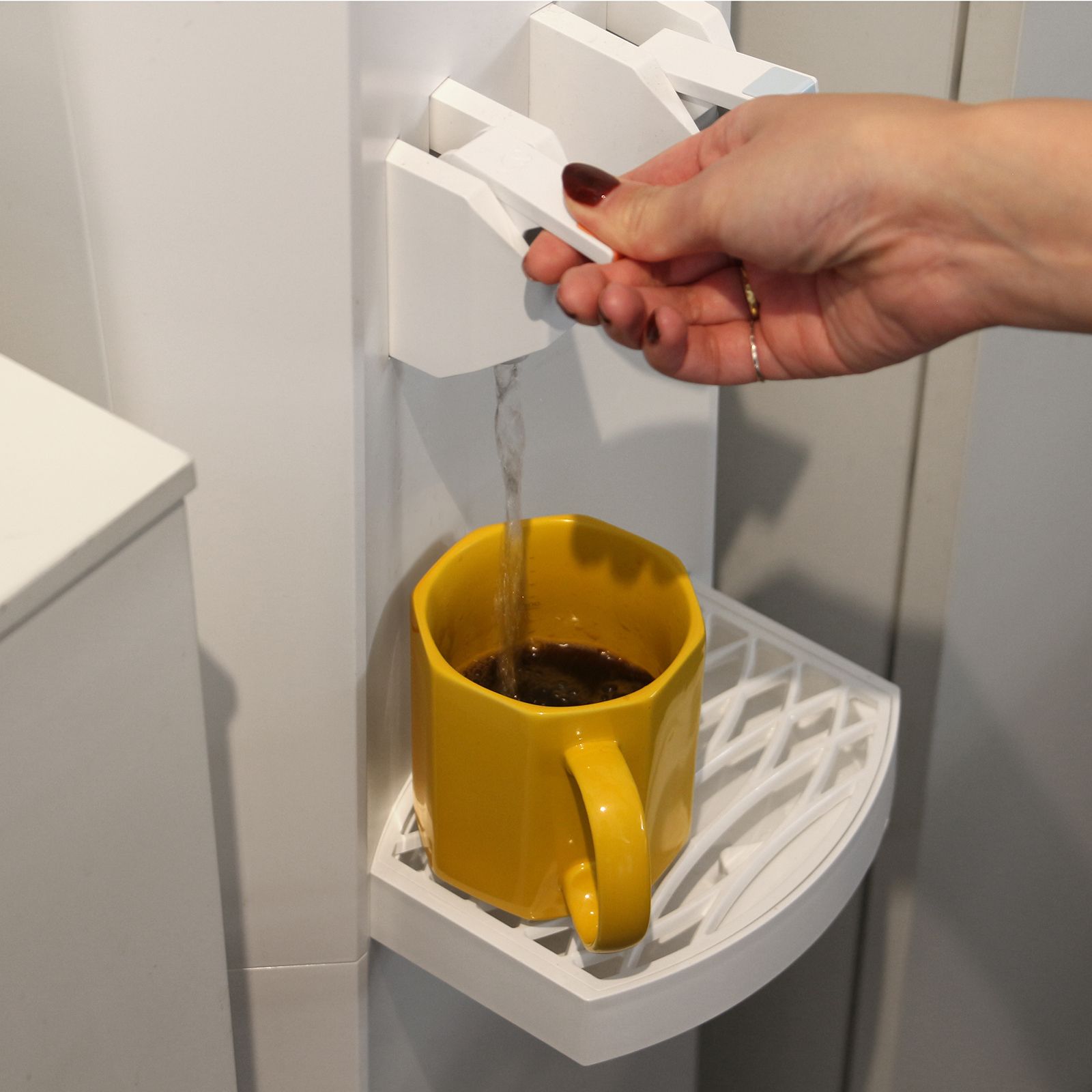 PORCELAIN MEASURING MUG "Yellow"