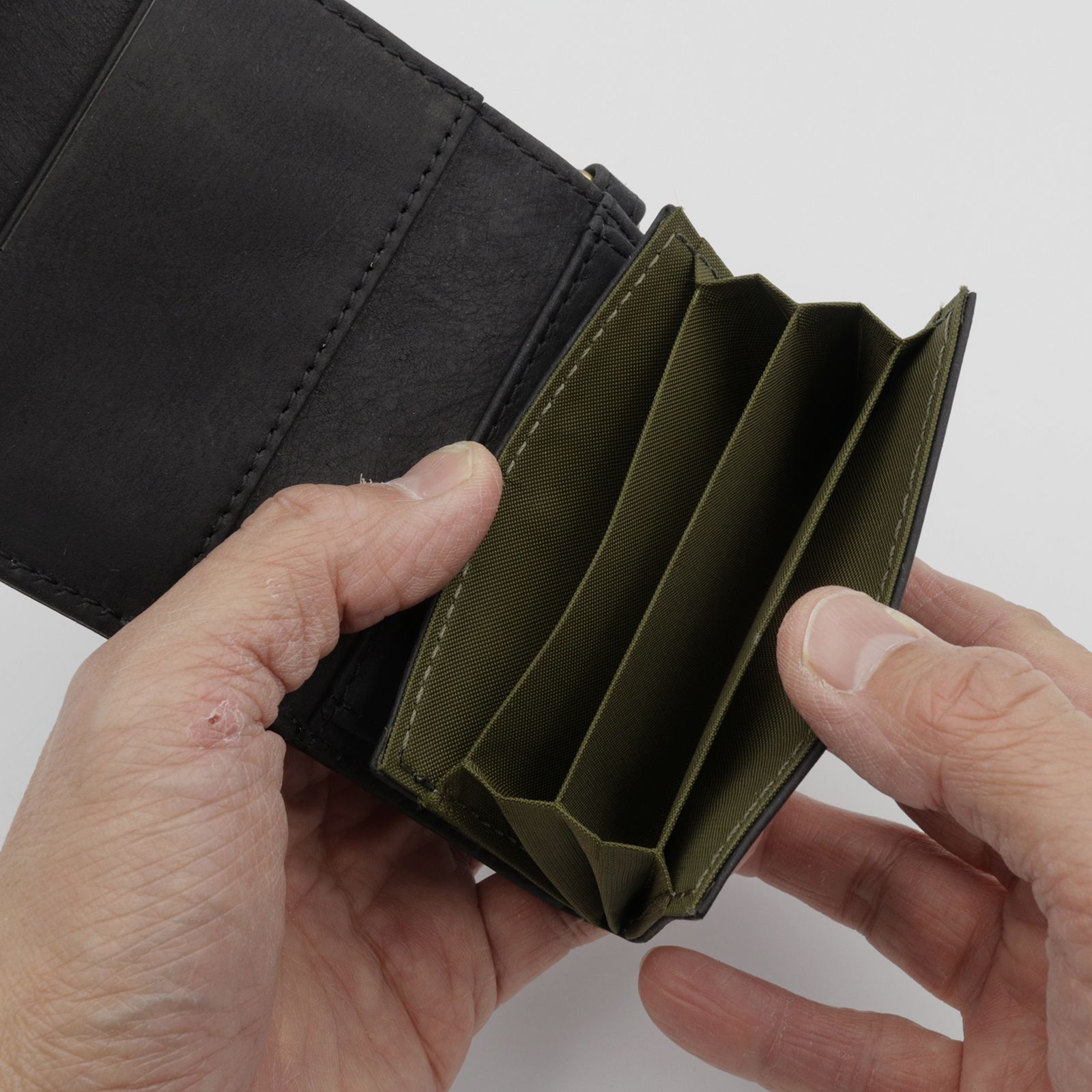 「PUFU」コンパクト財布 ブラック