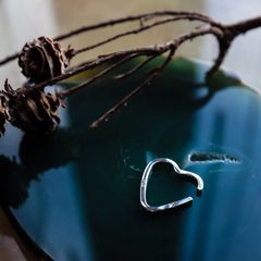 「SHAPES HEART MINICUFF」イヤーカフ