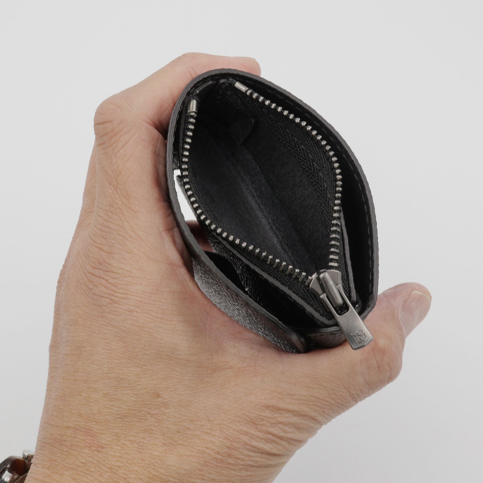 「小さく薄い財布SAKU ver.3 黒桟革」黒