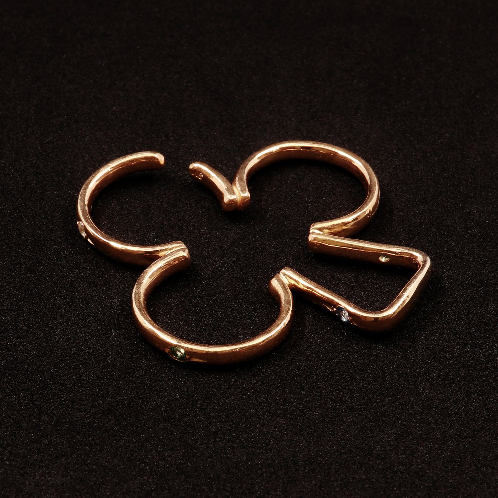 「TRUMP CROVER JEWEL CUFF」イヤーカフ ゴールド