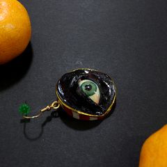 「目」ピアス（片耳） レッド×ブラックB