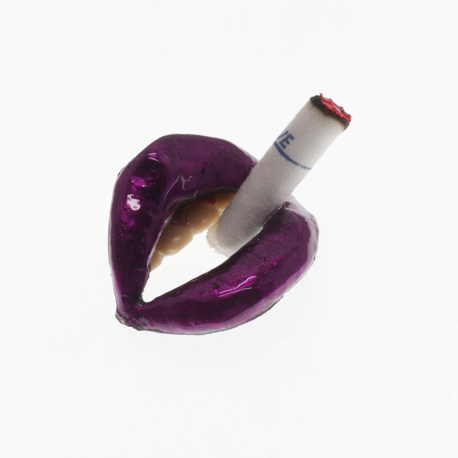 「LIPタバコ」ブローチ